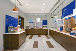  - Holiday Inn Express & Suites Lenexa - I-35, Exit 224