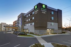  - Holiday Inn Express & Suites Lenexa - I-35, Exit 224