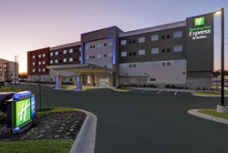  - Holiday Inn Express & Suites Lenexa - I-35, Exit 224