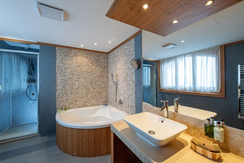 CHALET ROYALP HOTEL AND SPA - Photo 153