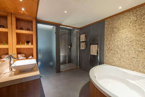 CHALET ROYALP HOTEL AND SPA - Photo 17
