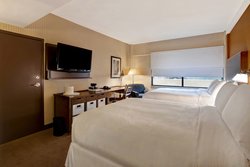  - Four Points by Sheraton Hotel Downtown Peoria - I-74, Exit 93