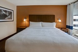  - Four Points by Sheraton Hotel Downtown Peoria - I-74, Exit 93