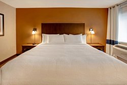  - Four Points by Sheraton Hotel Downtown Peoria - I-74, Exit 93