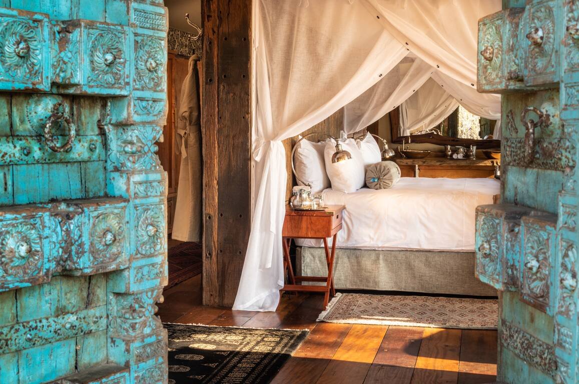 TEMBO PLAINS CAMP-guestroom-Suite.jpg