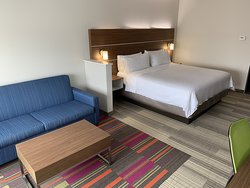  - Holiday Inn Express & Suites Moore - I-35, Exit 118