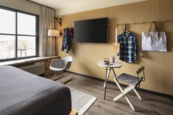  - Moxy Hotel by Marriott Downtown Memphis - I-40, Exit 1