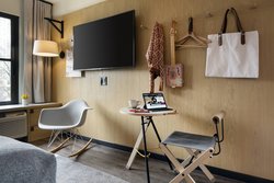  - Moxy Hotel by Marriott Downtown Memphis - I-40, Exit 1