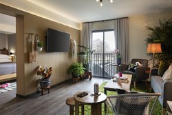  - Moxy Hotel by Marriott Downtown Memphis - I-40, Exit 1