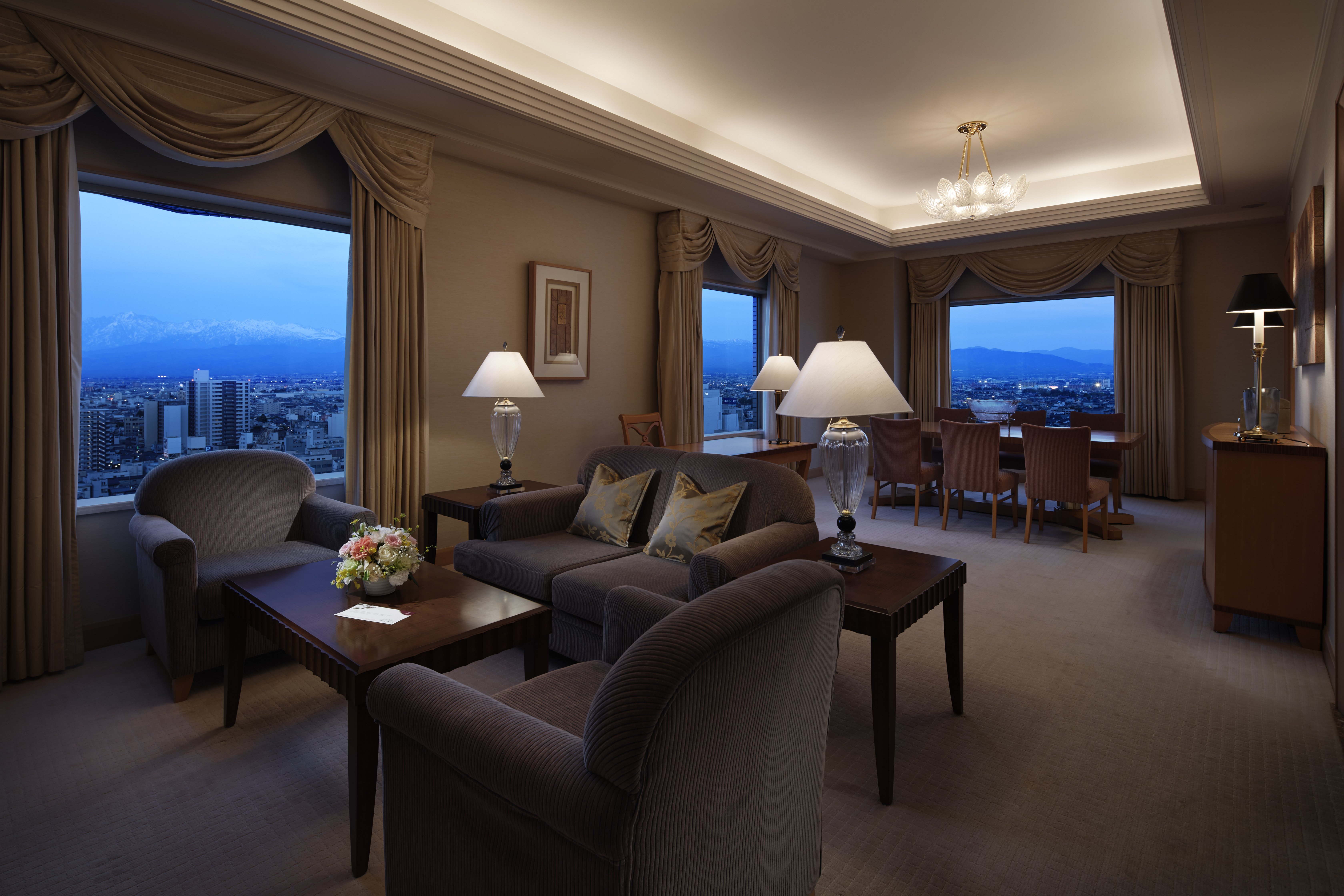 CROWNE PLAZA ANA TOYAMA-guestroom-Royal Suite.jpg