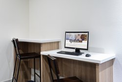  - Holiday Inn Express & Suites Gateway to Yosemite