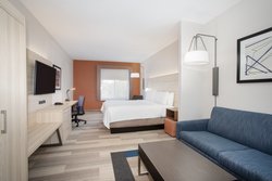  - Holiday Inn Express & Suites Glendale