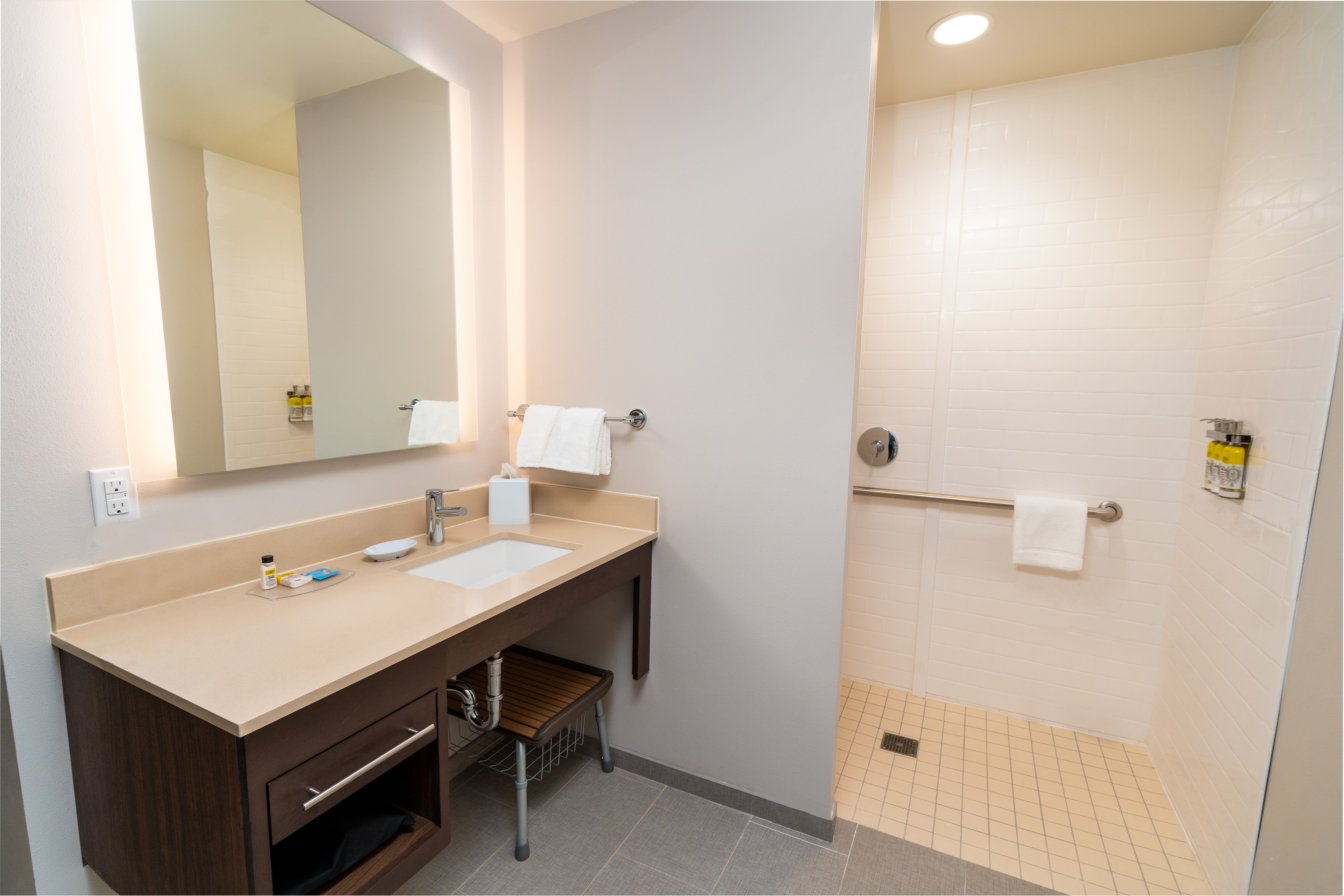 STAYBRIDGE STES LARGO BY IHG-guestroom-Enjoy our guest bathrooms with fully-equipped amenities..jpg