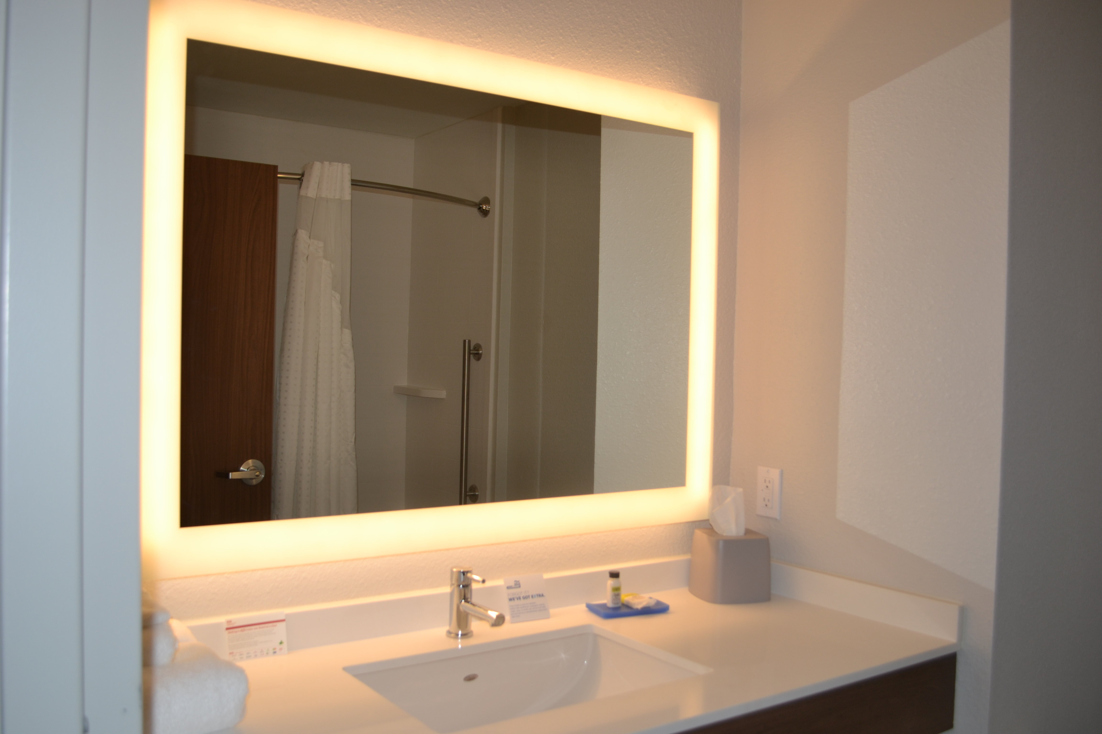 HOLIDAY INN EXP CENTRAL BY IHG-guestroom-Guest Room.jpg