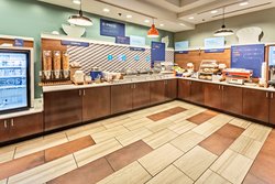  - Holiday Inn Express & Suites Lake Zurich