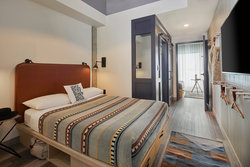  - Moxy Hotel by Marriott Short North Columbus - I-670, Exit 4