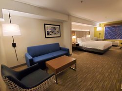  - Holiday Inn Express & Suites Lynnwood - I-5, Exit 181