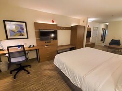  - Holiday Inn Express & Suites Lynnwood - I-5, Exit 181