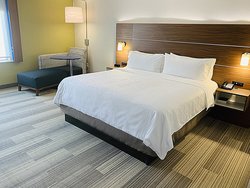  - Holiday Inn Express & Suites Moore - I-35, Exit 118