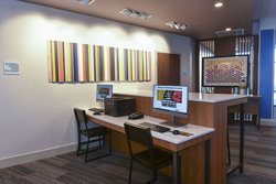  - Holiday Inn Express & Suites Madisonville - I-69, Exit 114