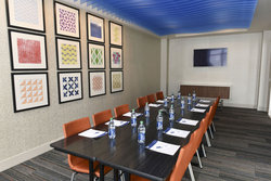  - Holiday Inn Express & Suites Madisonville - I-69, Exit 114