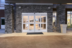  - Holiday Inn Express & Suites Madisonville - I-69, Exit 114