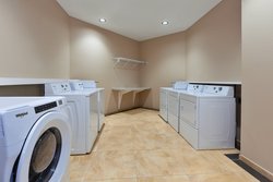  - Candlewood Suites Downtown Louisville - I-71, Exit 2