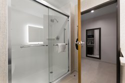  - Holiday Inn Express Lake Park - I-75, Exit 5