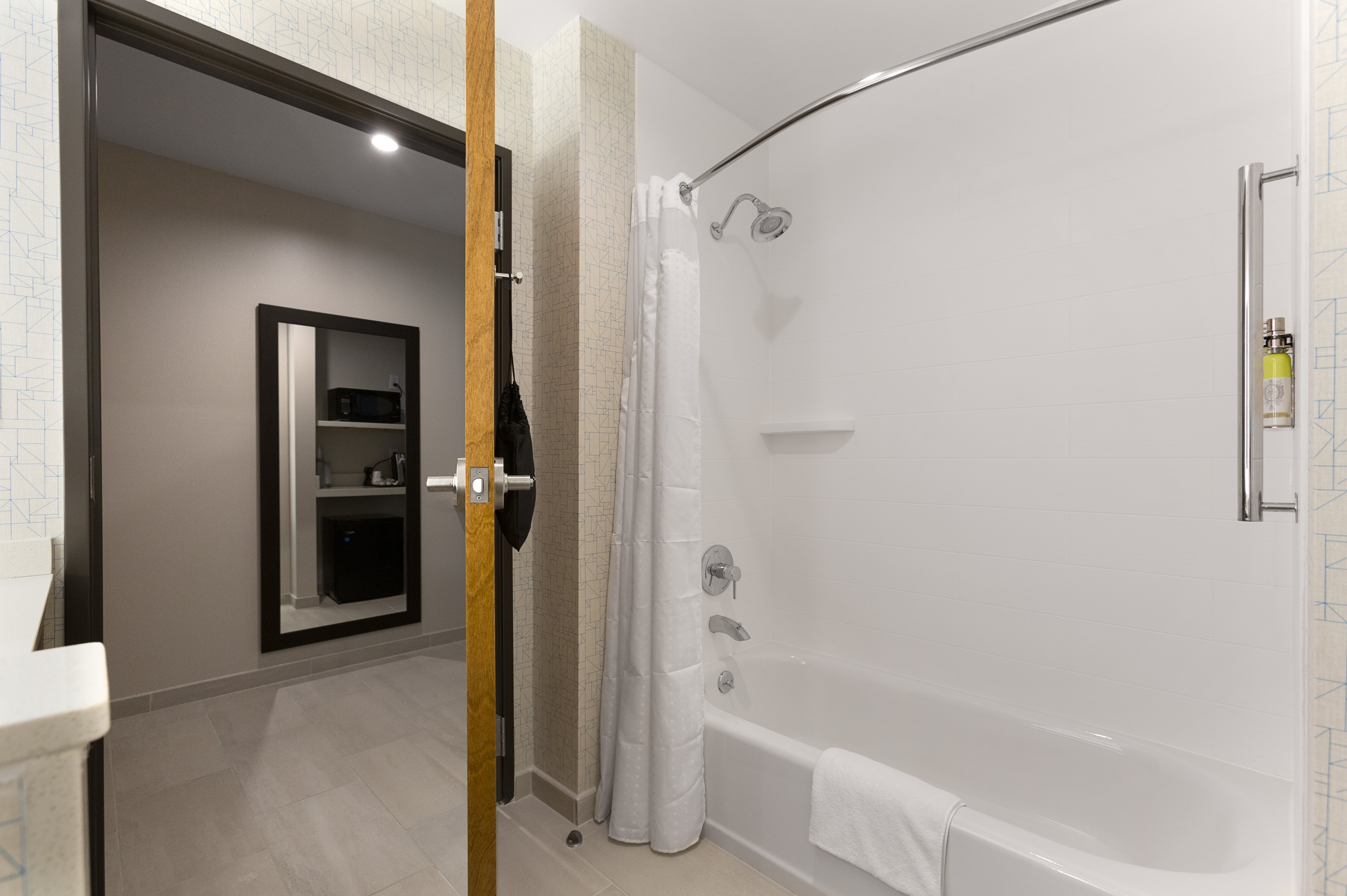 HOLIDAY INN EXP LAKE PARK BY IHG-guestroom-Guest Bathroom.jpg
