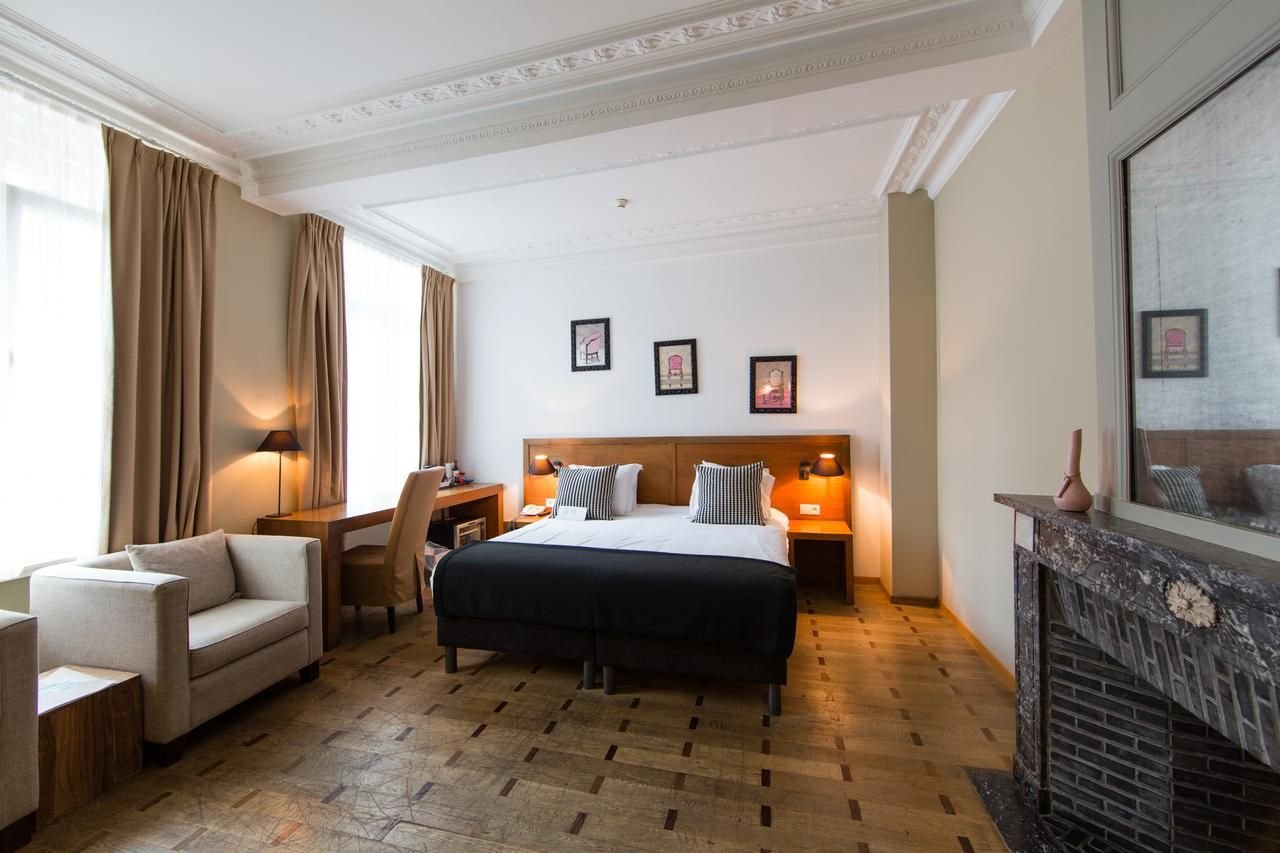 HOTEL DE FLANDRE-guestroom-Deluxe double.jpg
