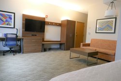  - Holiday Inn Express Lebanon - I-65, Exit 140