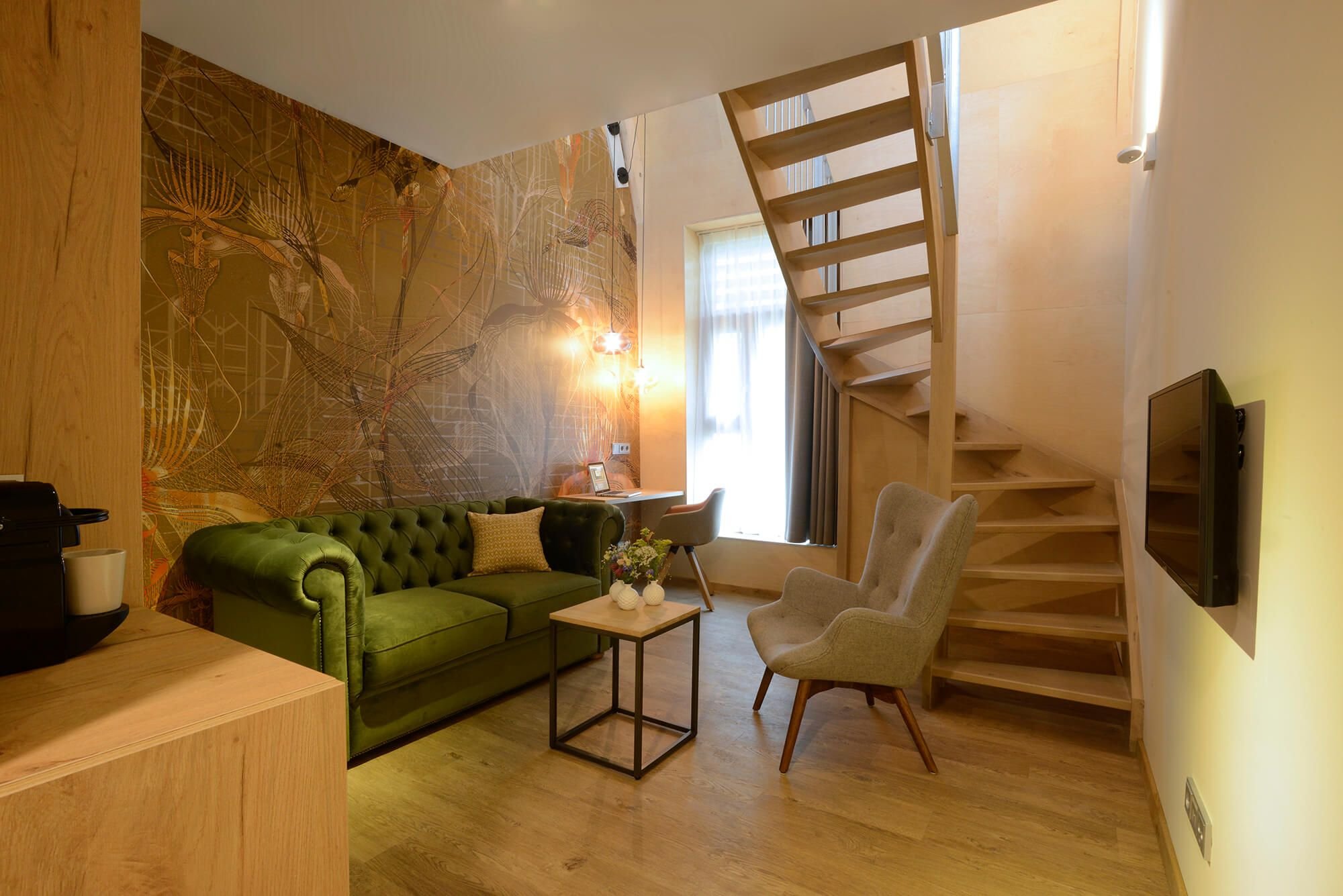 LANDGOED HUIZE BERGEN-guestroom-Junior suite.jpg