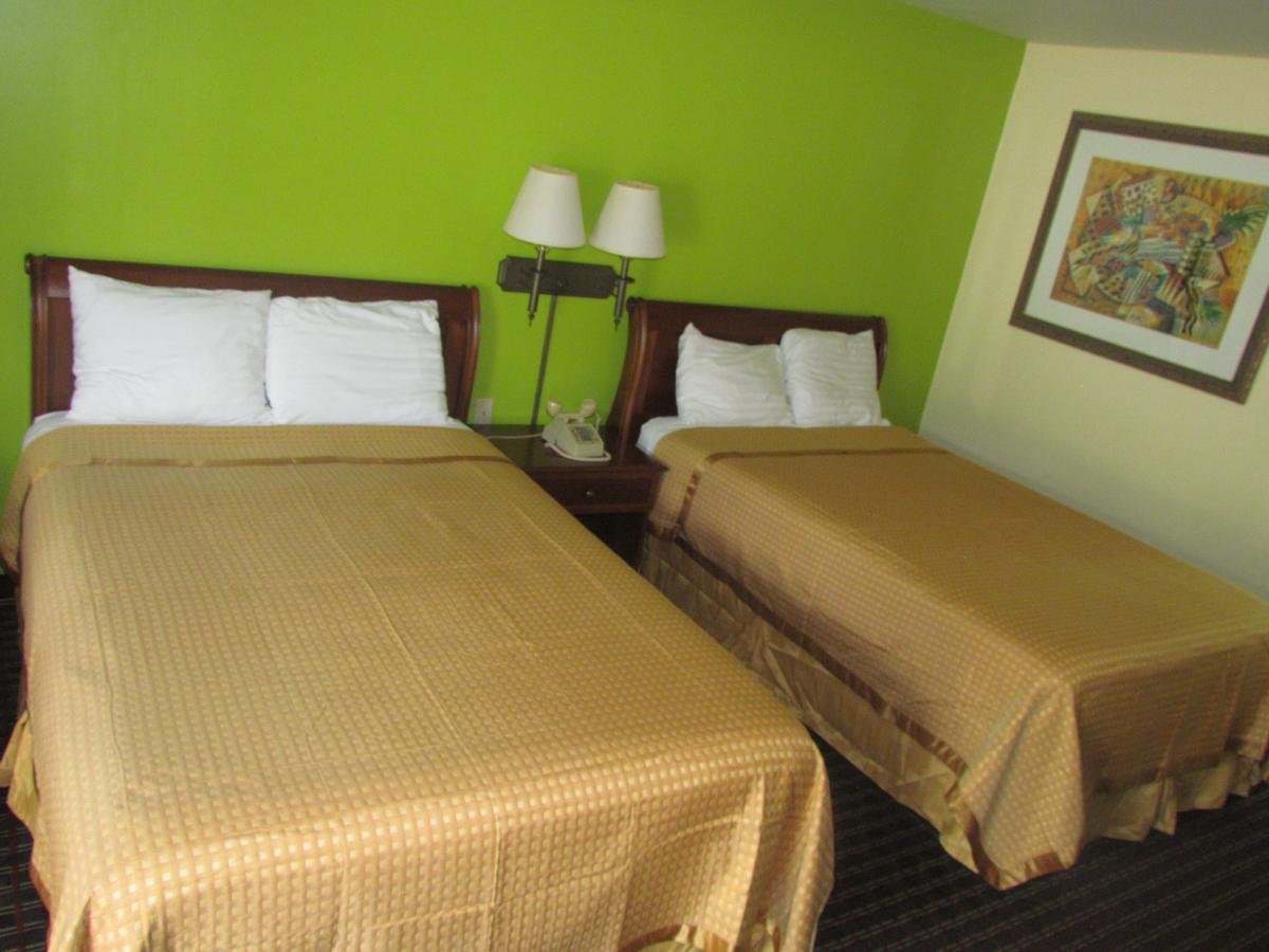 Red Carpet Inn Augusta-guestroom-RGAAUDoubles.jpg