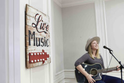  - Holiday Inn Express Downtown Nashville - I-40 & I-65, Exit 209