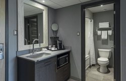  - Le Dauphin Hotel Suites Drummondville