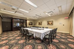 - Le Dauphin Hotel Suites Drummondville