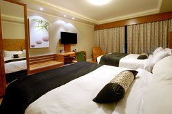  - Le Dauphin Hotel Suites Drummondville