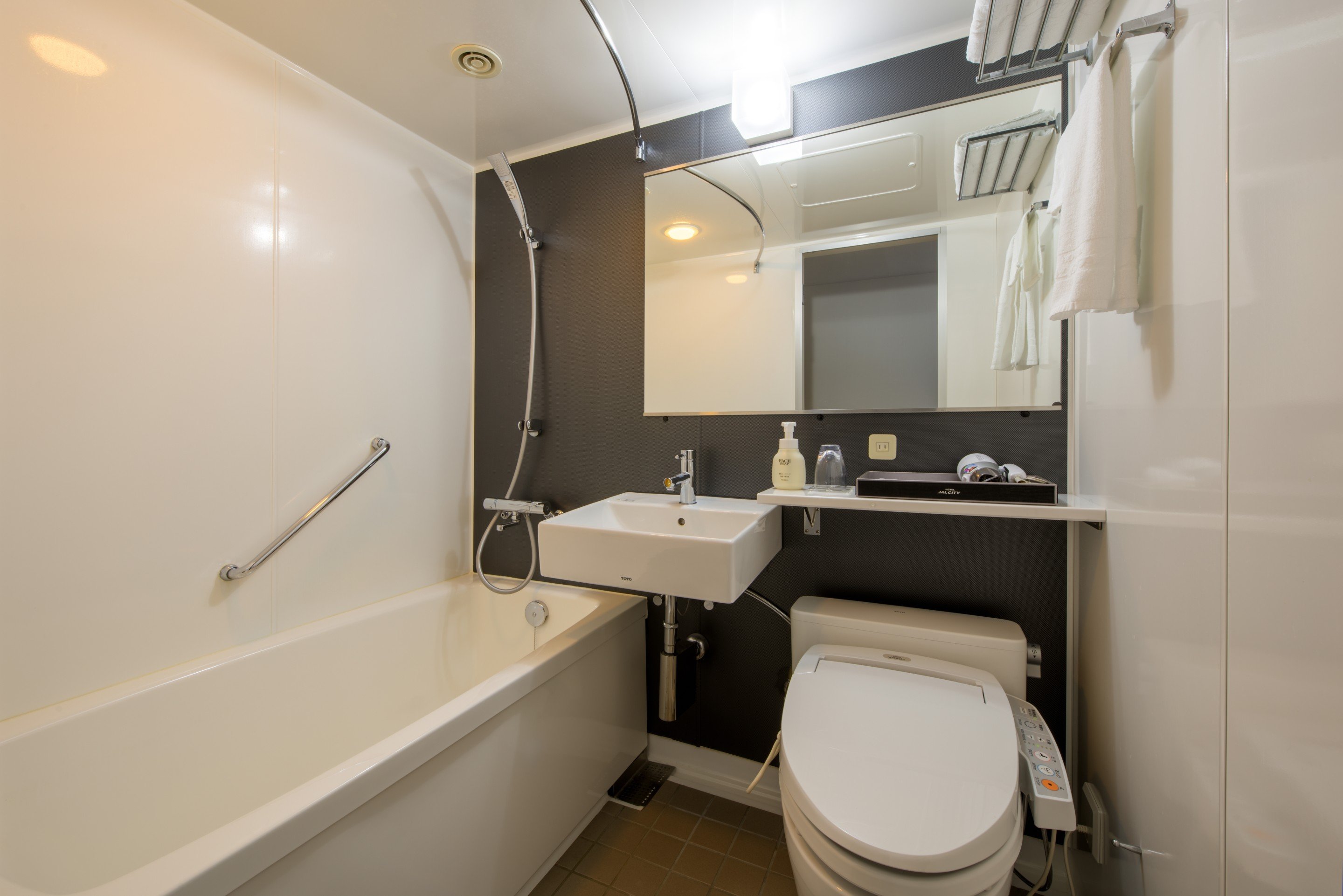 Hotel JAL City Sendai-guestroom-Guest Room-Bathroom1-2.jpg