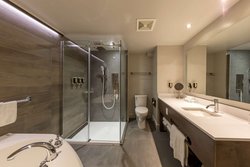  - Hotel & Suites Normandin Quebec City