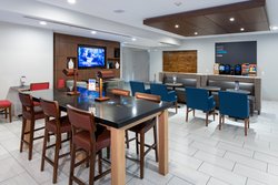  - Holiday Inn Express & Suites DeSoto - I-35, Exit 416