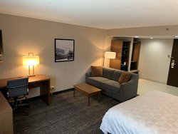  - Holiday Inn & Suites Carol Stream