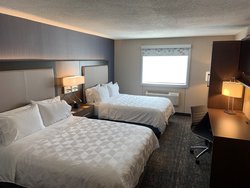 - Holiday Inn & Suites Carol Stream