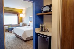  - Holiday Inn Express & Suites Dartmouth - NS-111, Exit 3