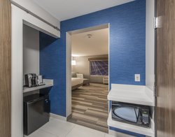  - Holiday Inn Express & Suites North Phoenix - I-17, Exit 218