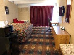  - Red Carpet Inn North Syracuse - I-81, Exit 26