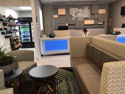  - Holiday Inn Express Metropolis - I-24, Exit 37