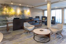  - Courtyard by Marriott Airport Milwaukee - I-41 & I-94, Exit 316