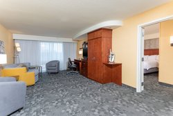  - Courtyard by Marriott Airport Milwaukee - I-41 & I-94, Exit 316