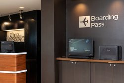  - Courtyard by Marriott Airport Milwaukee - I-41 & I-94, Exit 316