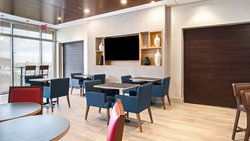  - Holiday Inn Express & Suites Mount Pleasant - I-41 & I-94, Exit 333